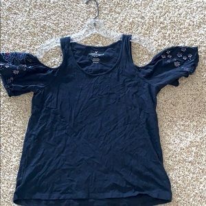 American Eagle cut out shoulder t-shirt